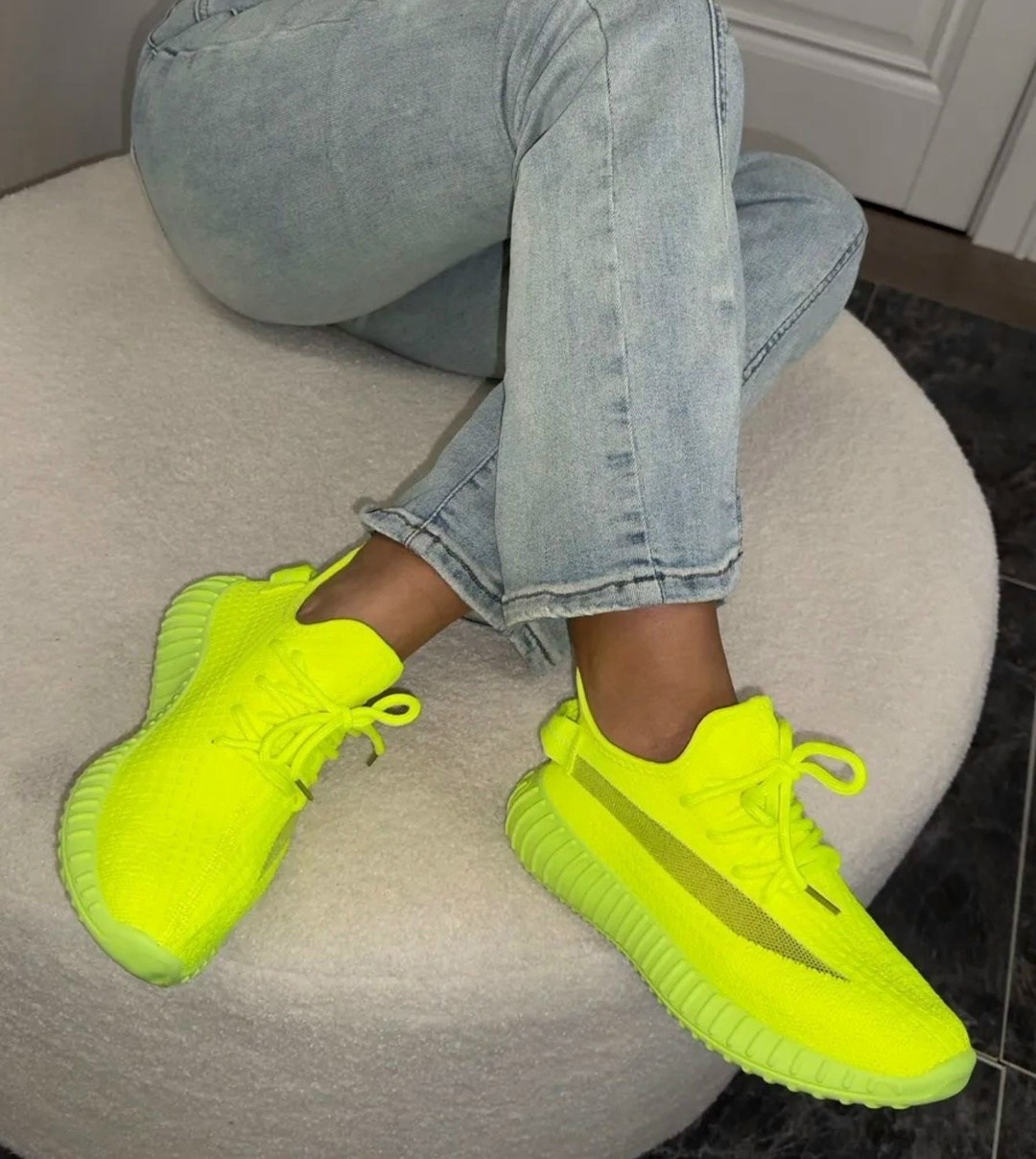 кроссовки женскиe,кроссовки женские красные,красные кроссовки, изики женские,кроссовки женские изики