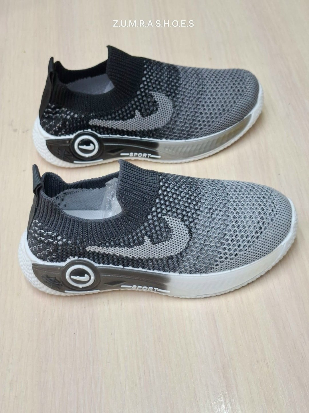 детские слипоны,кроссовки,спортивная ,повседневная ,повседневные кроссовки