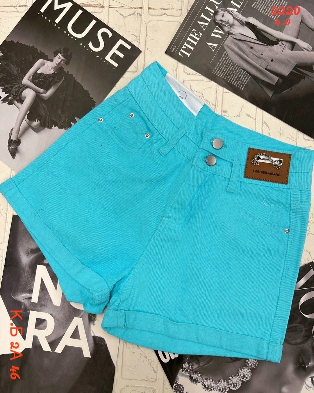 женские джинсы,стильные джинсы,джинсы короткие,голубые джинсы,джинсы штаны