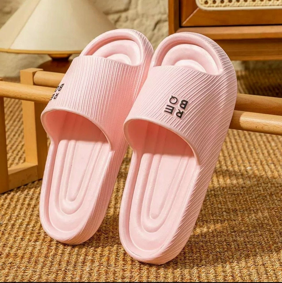 белые шлепанцы,женские шлепанцы,шлепанцы,женские шлепки,летние тапочки