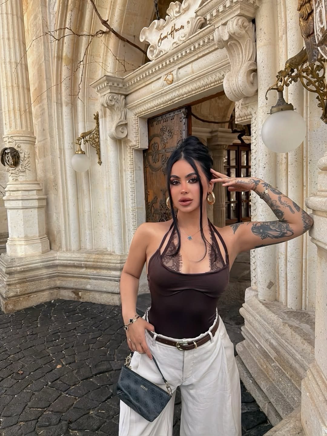 девушка,женщина брюнетка,стильные наряды,dark beauty fashion,черноволосая девушка