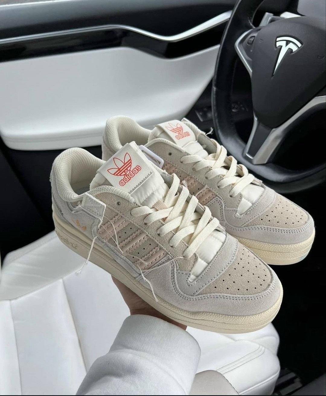 женские кроссовки adidas,кроссовки adidas,adidas forum low 84 бежевый лайт,женские кроссовки,бежевые кроссовки