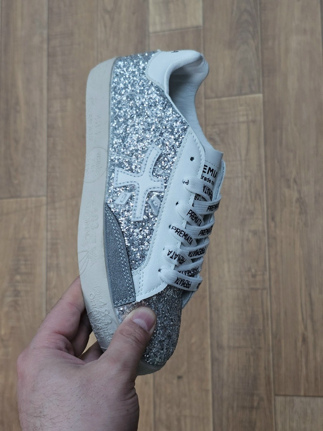 golden goose кеды super-star с блестками серебристый,голден гус кеды блестящие,golden goose кеды блестящие,golden goose ssense exclusive silver glitter superstar sneakers,