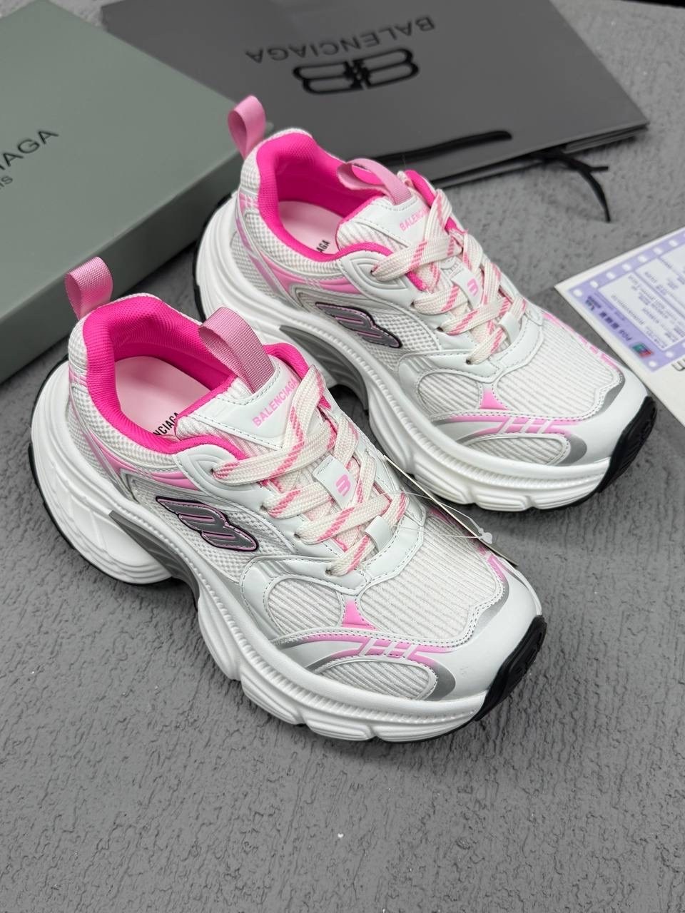 кроссовки женские balenciaga,кроссовки balenciaga,баленсиага кроссовки женские,женские кроссовки balenciaga 3xl серебристые с розовым,кроссовки женские