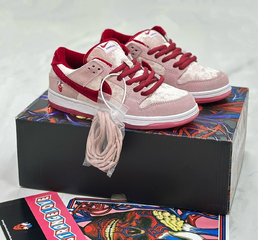 кроссовки nike sb dunk low,nike sb dunk low strangelove,nike dunk low sb,кроссовки nike sb dunk low x strangelove,кроссовки