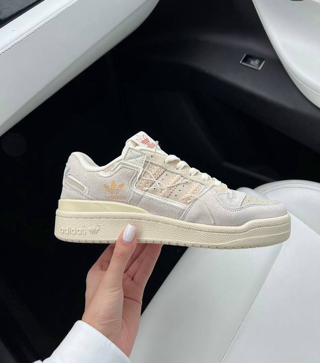 женские кроссовки adidas,кроссовки adidas,adidas forum low 84 бежевый лайт,женские кроссовки,бежевые кроссовки