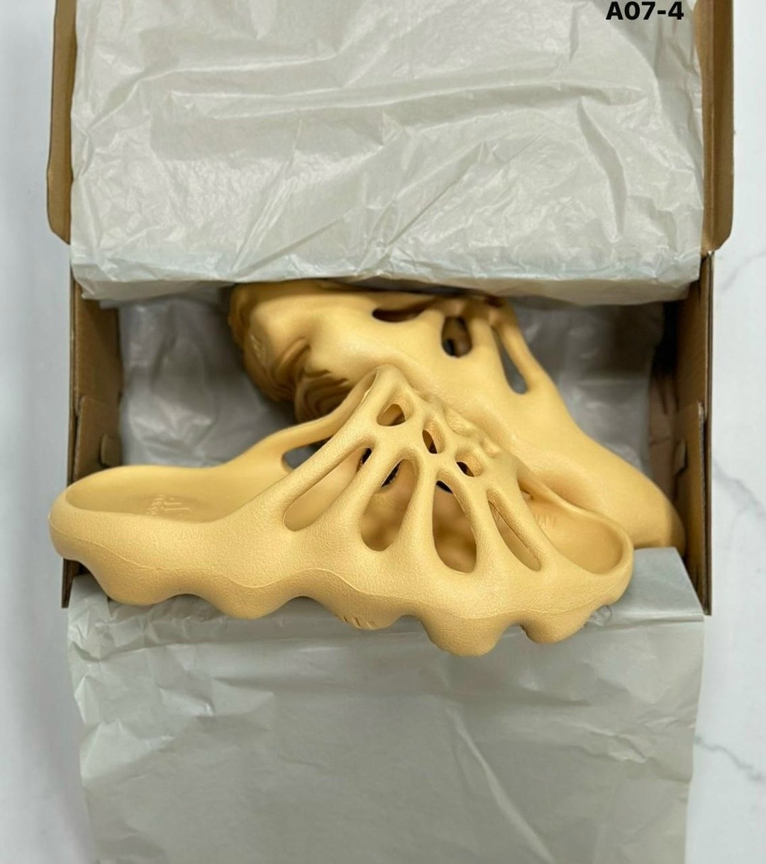 adidas yeezy 450 slide,кроссовки adidas yeezy foam runner,adidas yeezy foam runner,adidas yeezy 450,пляжная