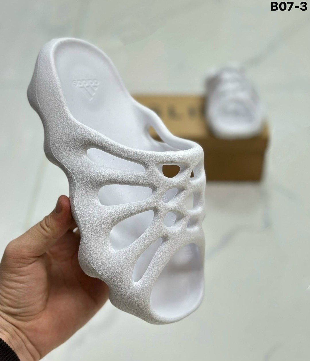 adidas yeezy foam runner,adidas yeezy 450 slide,кроссовки adidas yeezy foam runner,adidas yeezy foam runner white,сланцы yeezy foam runner