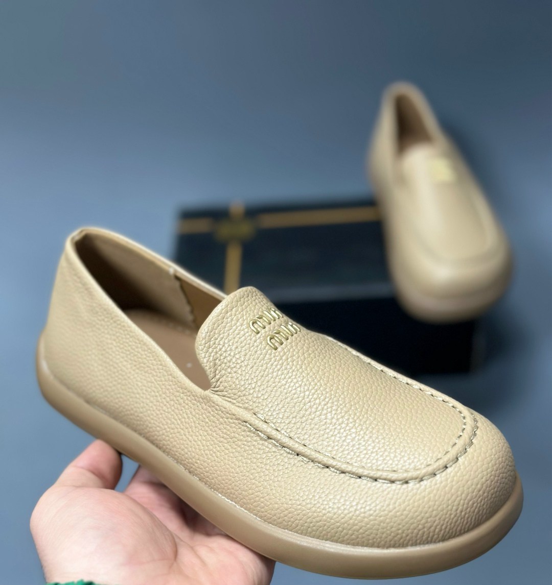 ,бежевые лоферы,лоферы мужские,лоферы модные,лоферы женские