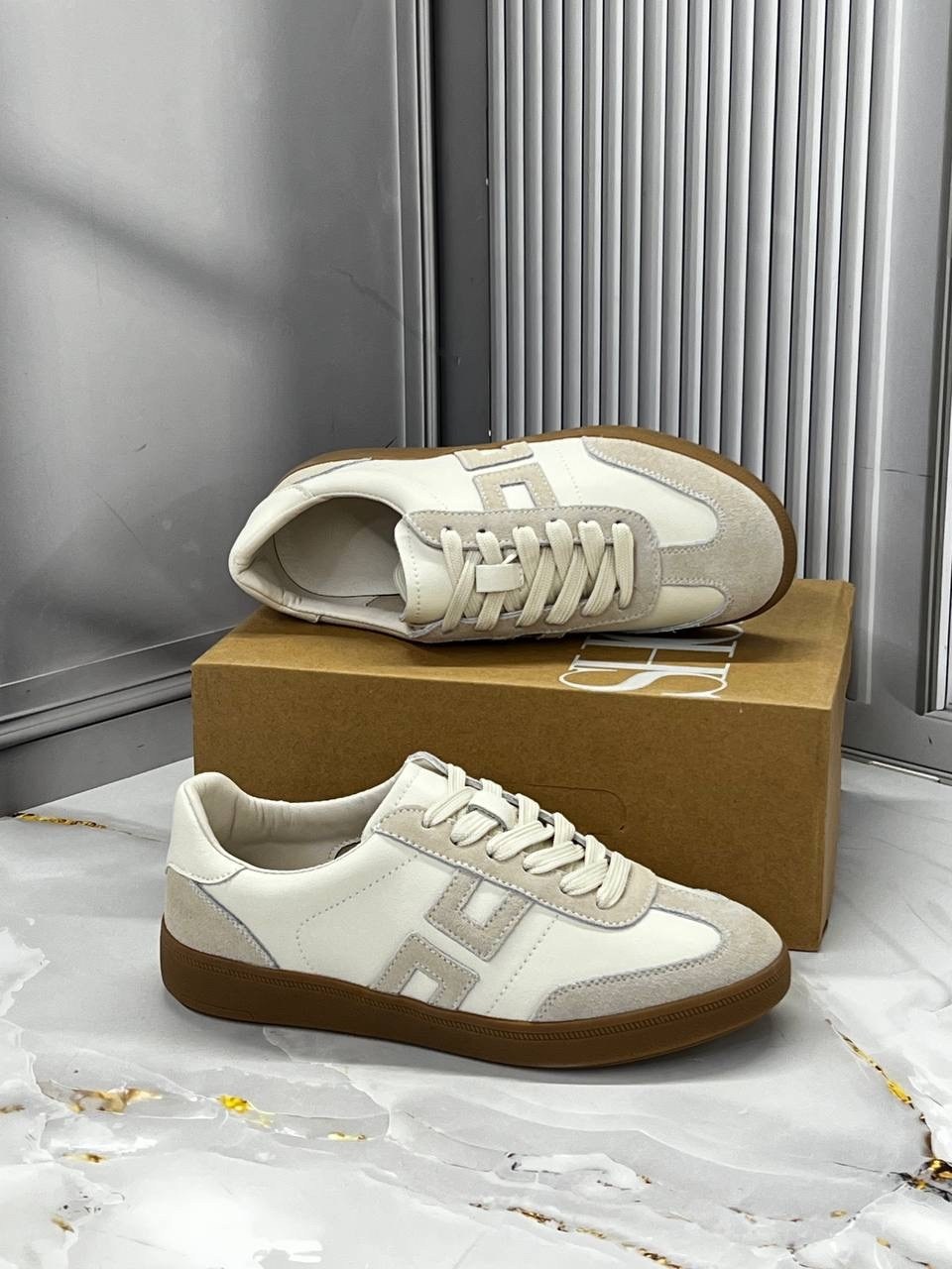 ,женские кроссовки,кроссовки hogan,спортивная ,стильные кроссовки