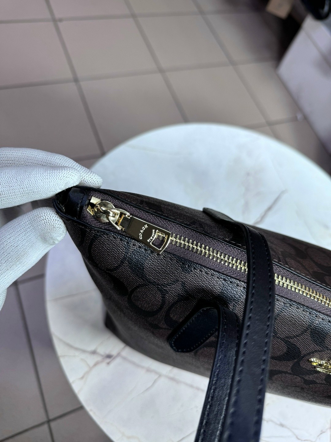 сумка женская coach,сумка-тоут coach,сумка шоппер coach,coach сумка шоппер вместительная,coach signature zip tote shoulder handbag