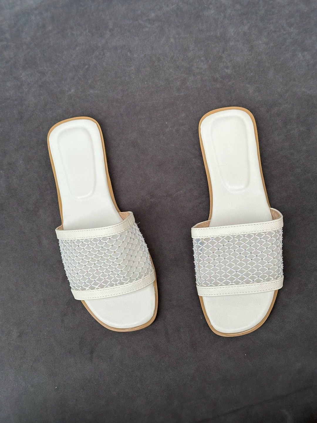 женские шлепанцы,,серебристые шлепанцы next,модные тапочки,модные шлепанцы