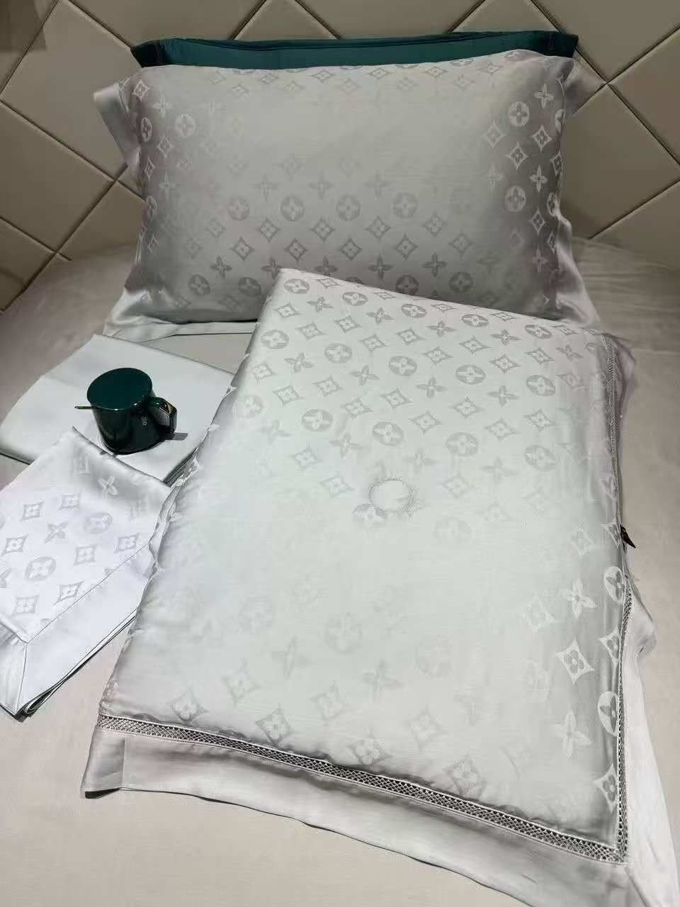 blumarine комплект постельного белья с одеялом,комплект постельного белья la perla с одеялом,комплект постельного белья,комплект постельного белья с одеялом,постельное белье с одеялом blumarine