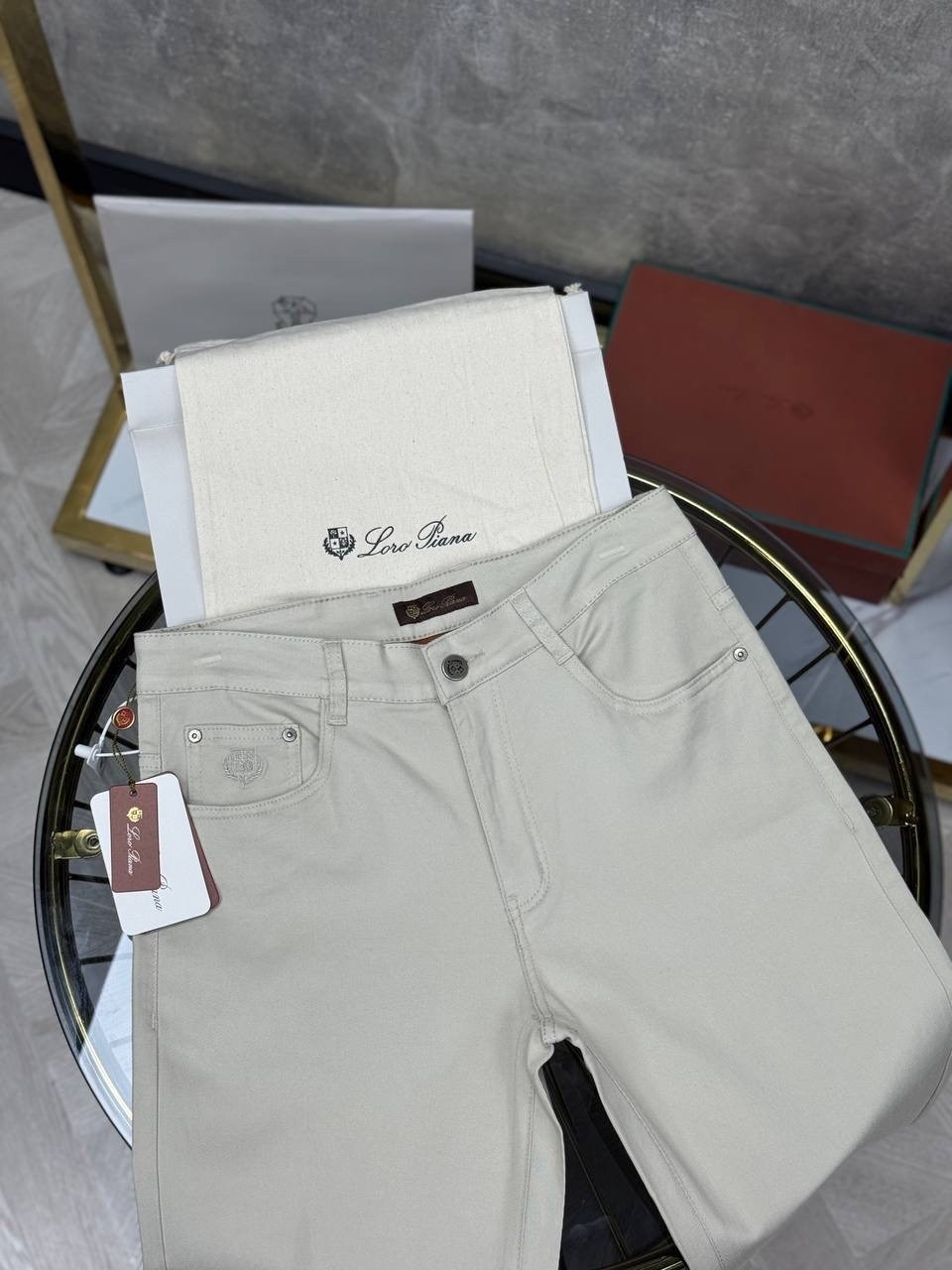 джинсы бежевые,брюки джинсы,белые джинсы,модные брюки,повседневные брюки