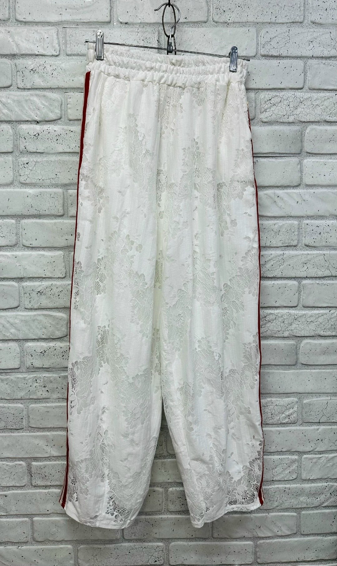 спортивные брюки унисекс adidas 170 бежевые xs,спортивные брюки adidas originals,спортивные брюки женские adidas originals,брюки спортивные adidas,брюки женские adidas