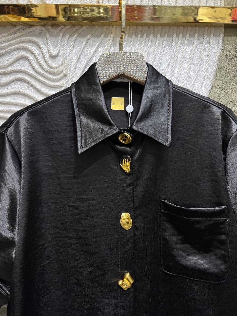 шелковый костюм в пижамном стиле женский брючный,шелковый костюм женский брючный с рубашкой пижамный viki,костюм в пижамном стиле шелковый черный,шелковый брючный костюм вечерний,пижама женская шелков