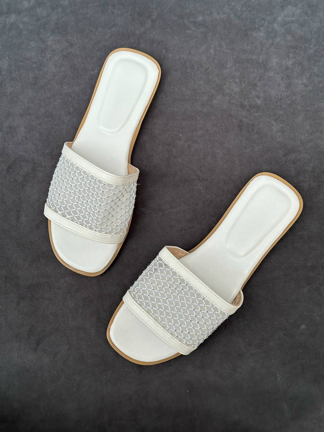 женские шлепанцы,,серебристые шлепанцы next,модные тапочки,модные шлепанцы