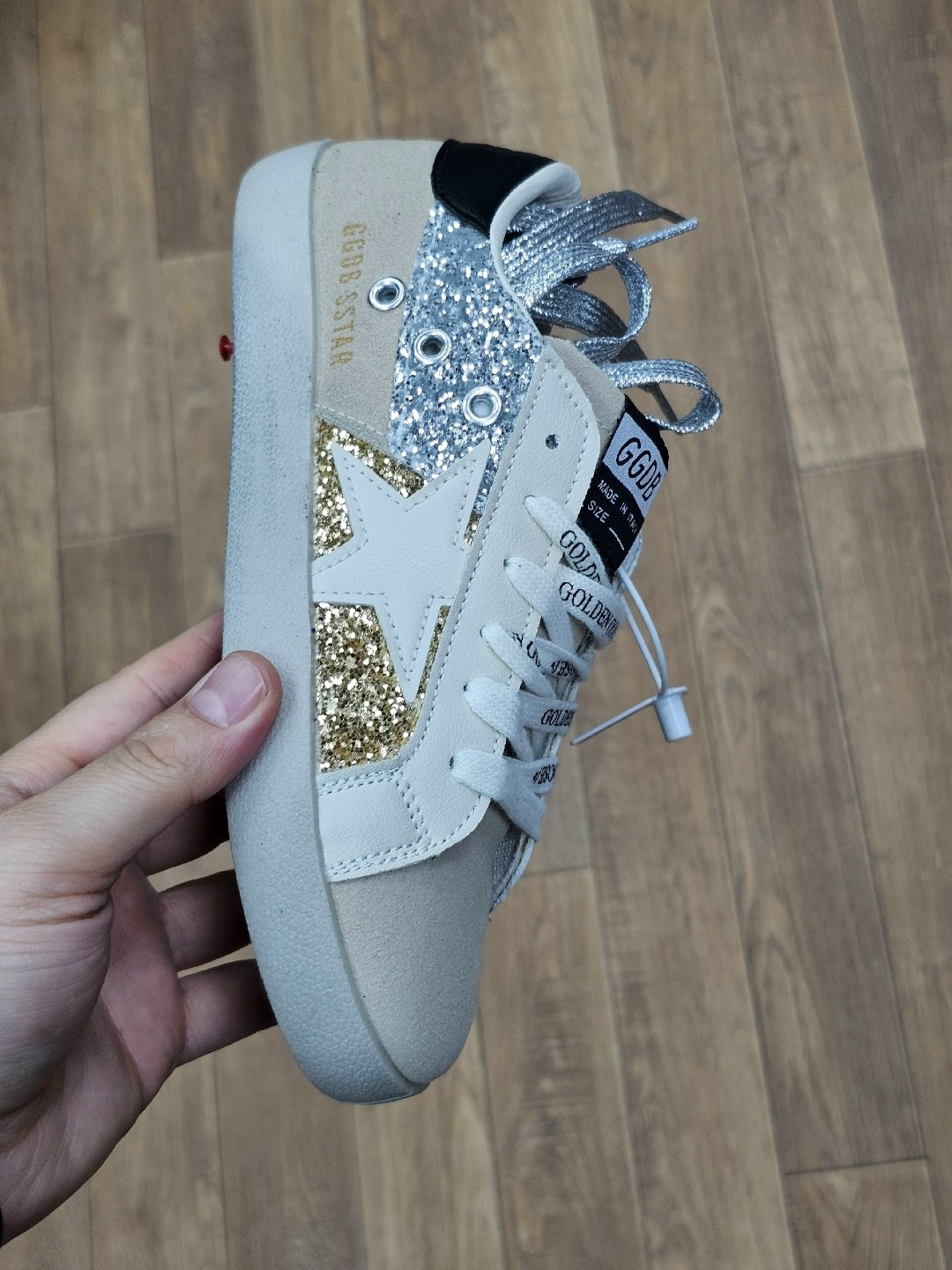 golden goose кеды super-star с блестками серебристый,,голден гус кеды блестящие,голден гус кеды,блестящие кроссовки