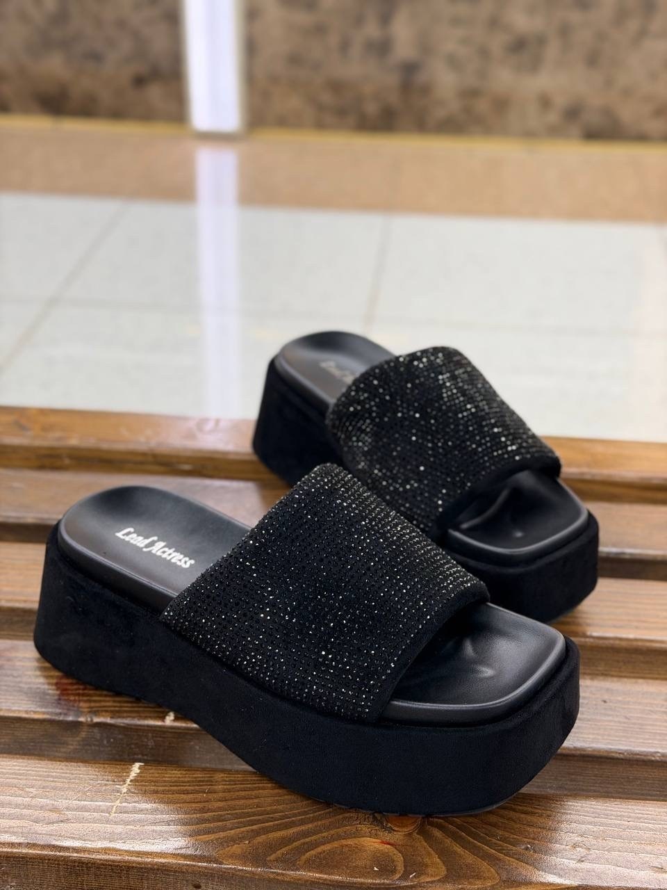 ,шлепки на платформе,женские шлепанцы на платформе,шлепанцы на платформе,женские шлепанцы