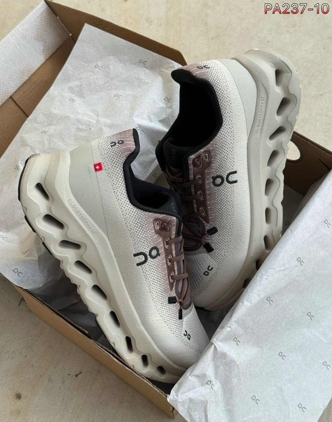 кроссовки wmns cloudtilt 'clove sand' кремовые,кроссовки on wmns cloudtilt 'clove sand',кроссовки cloudtilt on running нейтральный,кроссовки on,