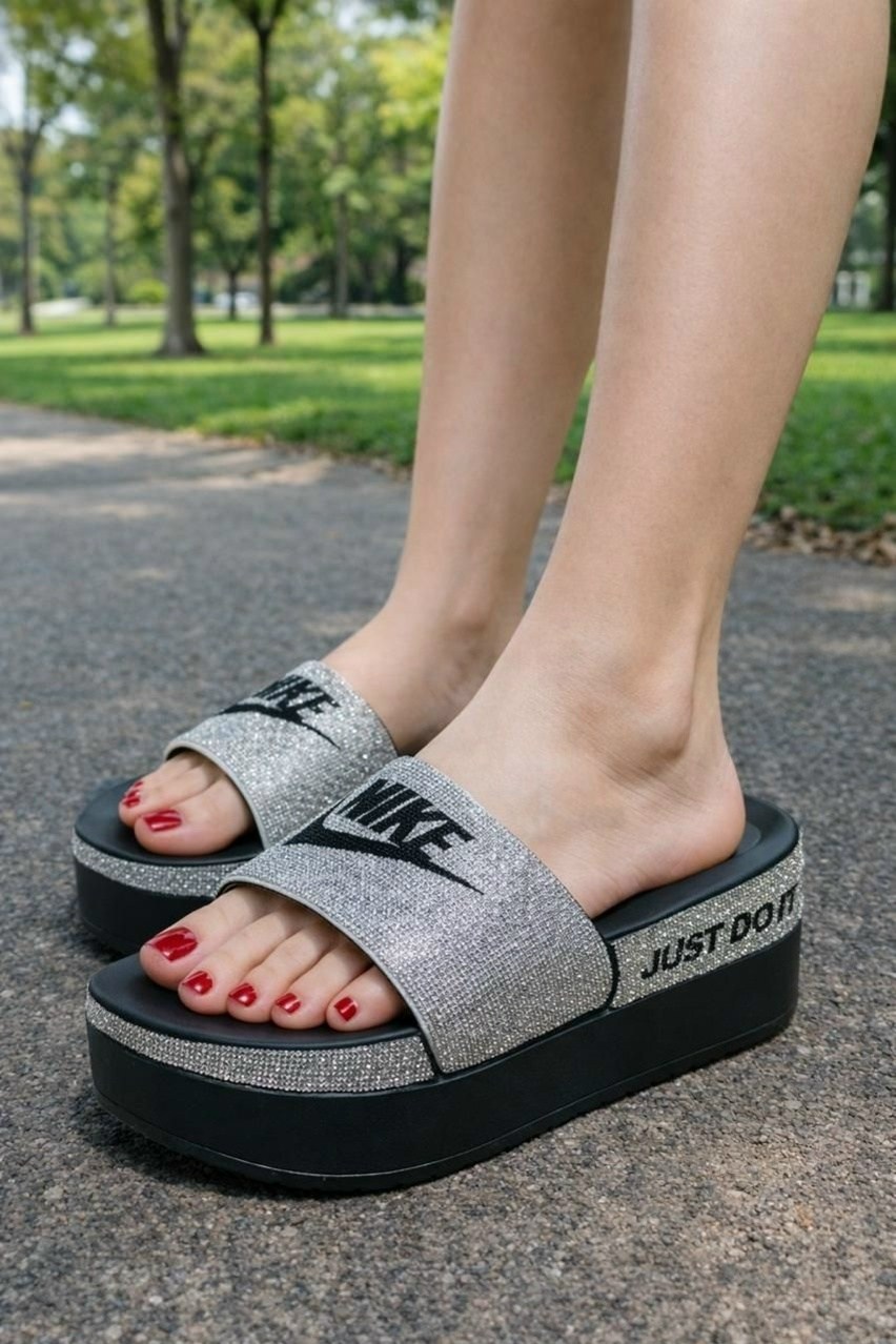 ,шлепанцы женские,женские шлепанцы на платформе,модные шлепанцы,шлепки найк