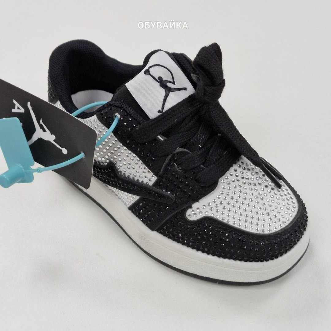 кроссовки мальчику,кроссовки,брендовая ,кроссовки со стразами,детские кроссовки