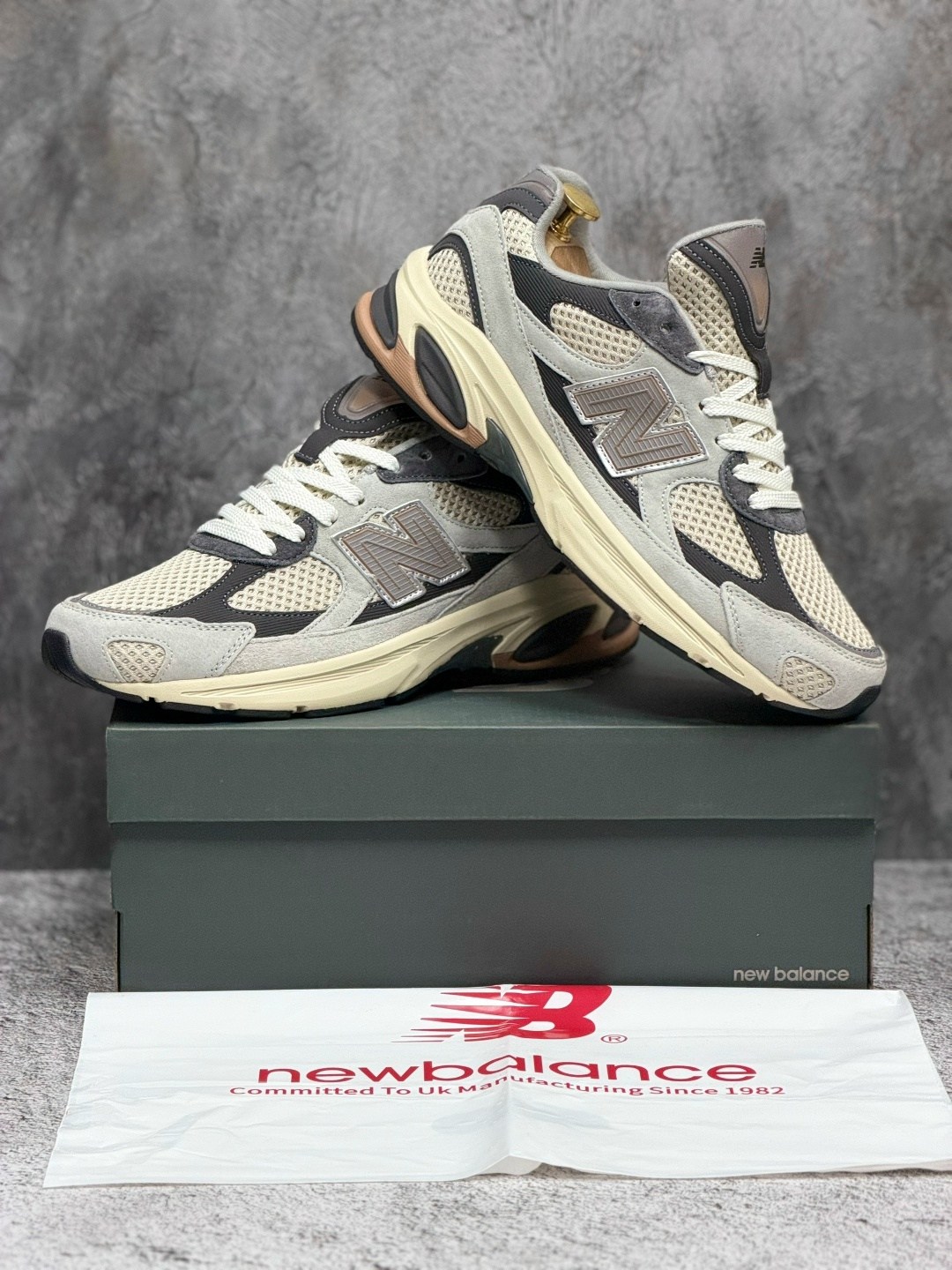 кроссовки new balance 9060,кроссовки new balance,кроссовки мужские new balance,кроссовки,кроссовки 2002r из замши и сетки new balance мультиколор