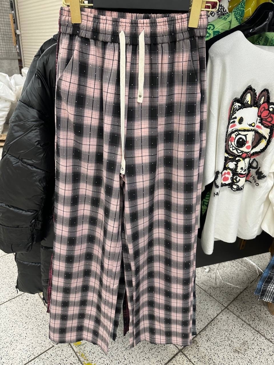 клетчатые брюки,брюки в клетку,женские спортивные штаны в клетку,брюки женские в клетку,брюки мужские в клетку