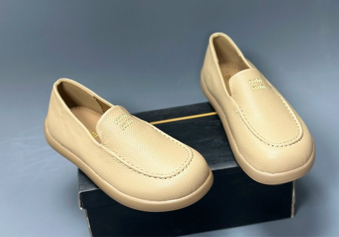 ,бежевые лоферы,лоферы мужские,лоферы модные,лоферы женские