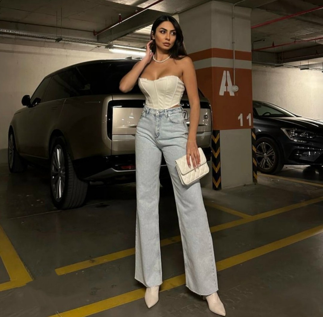 джинсы широкие,женские джинсы клеш,топ и джинсы,джинсы светлые