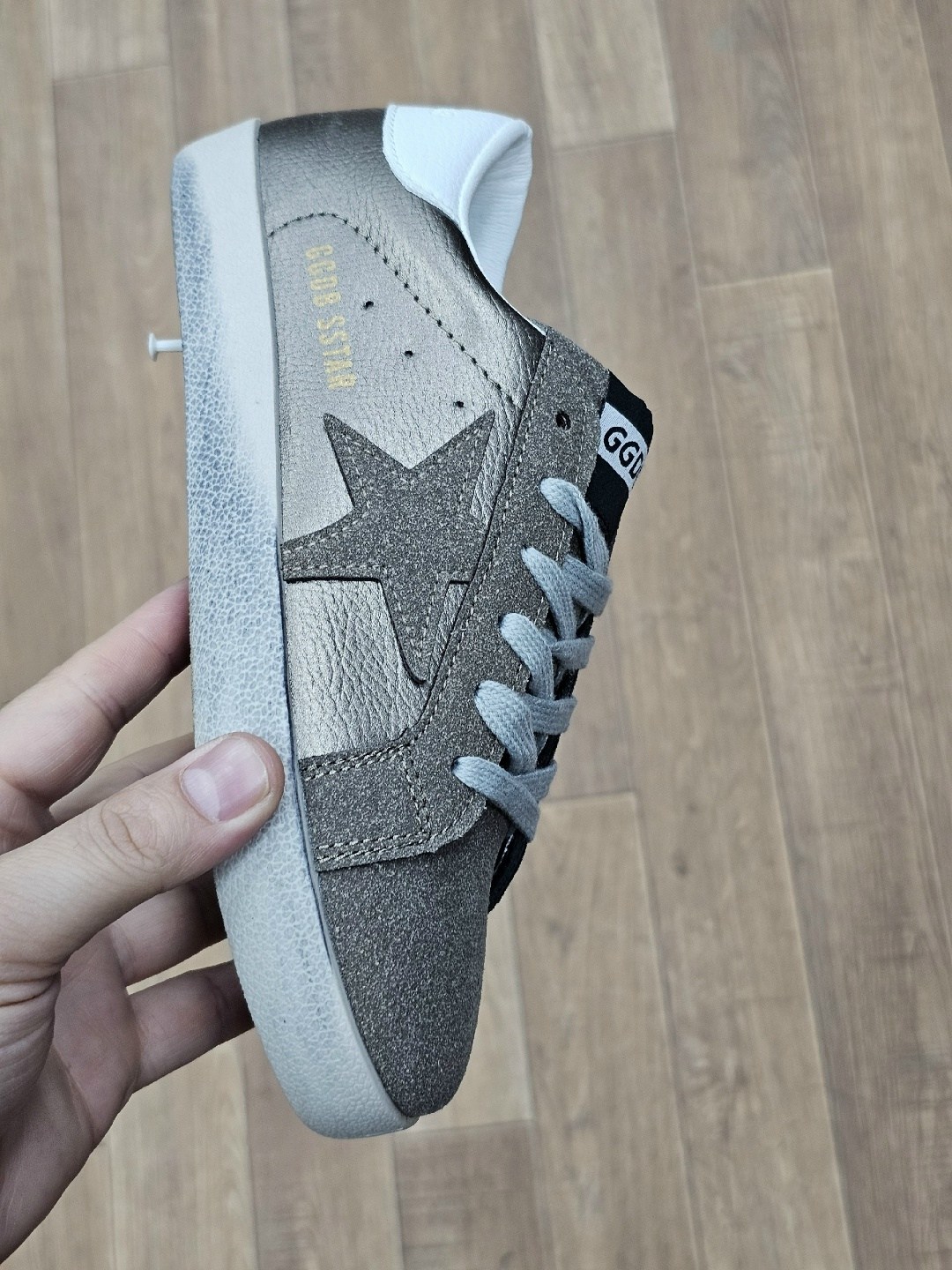 ,кроссовки golden goose с пайетками на платформе,golden goose кроссовки,кроссовки женскиe,кеды golden goose