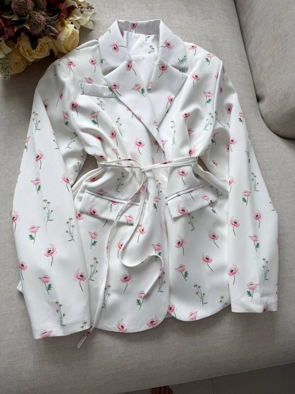 костюм с принтом,пиджак с цветочным принтом,модный женский пиджак с цветочным принтом,пиджак оверсайз с цветочным принтом leroy style,женские костюмы