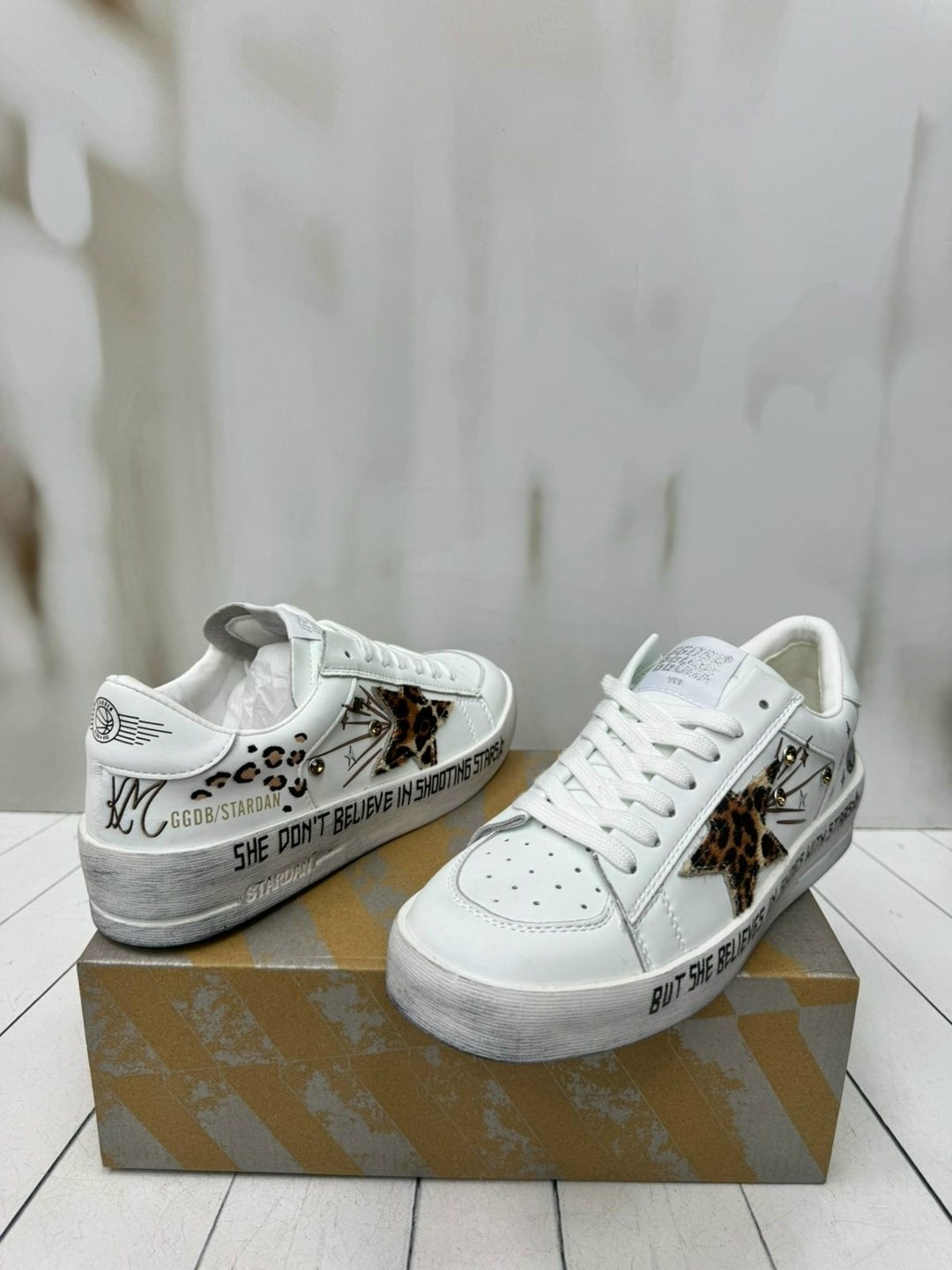 ,golden goose кеды,кеды golden goose leo star,golden goose кеды леопард,golden goose sneakers