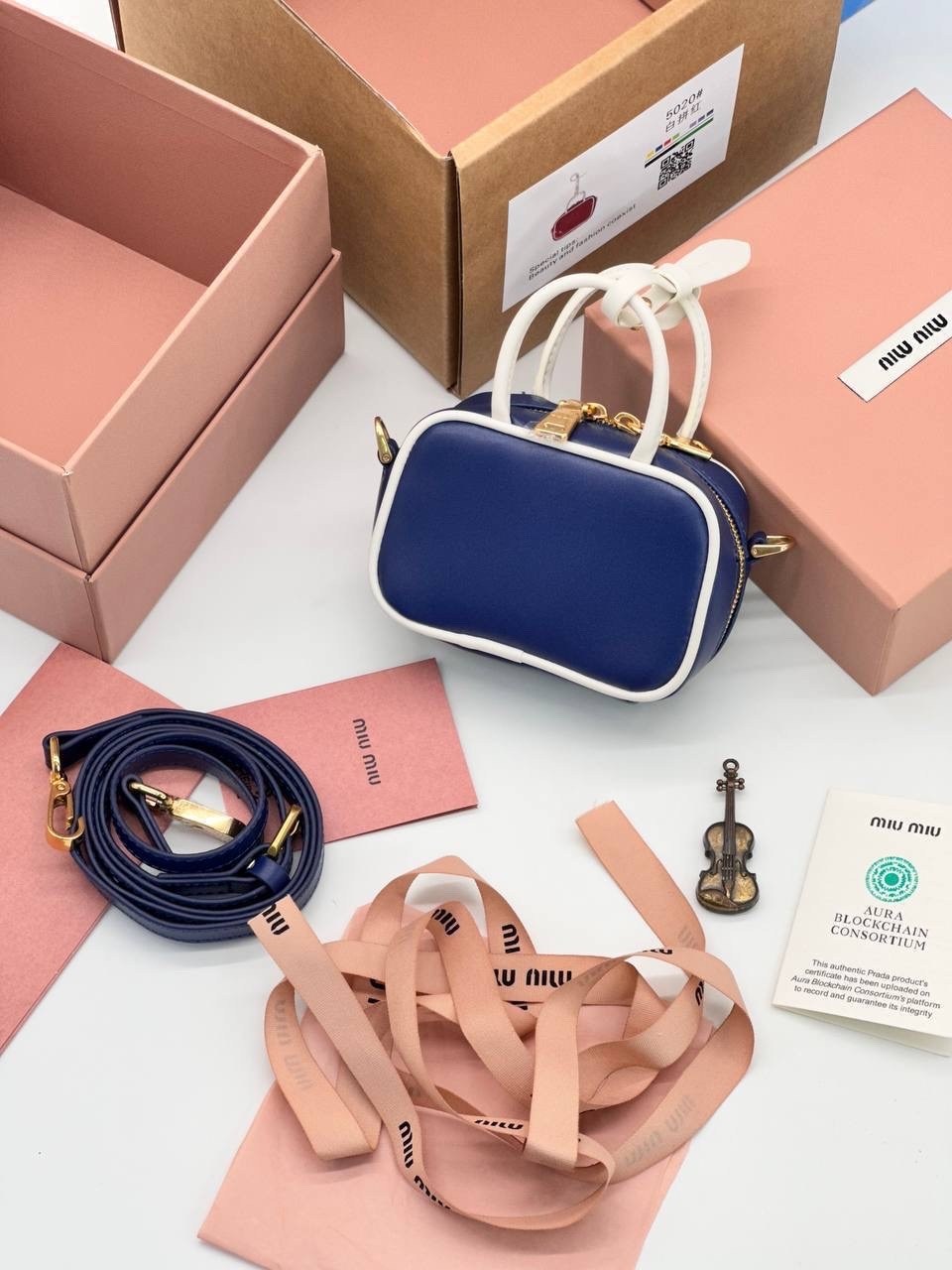 miu miu сумка,сумка,сумочка мини,сумка miu miu женская,аксессуар для сумки