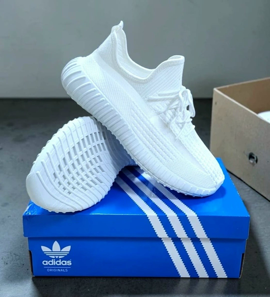 кроссовки женскиe,кроссовки изики женские настоящие,кроссовки,кроссовки изики,кроссовки изи