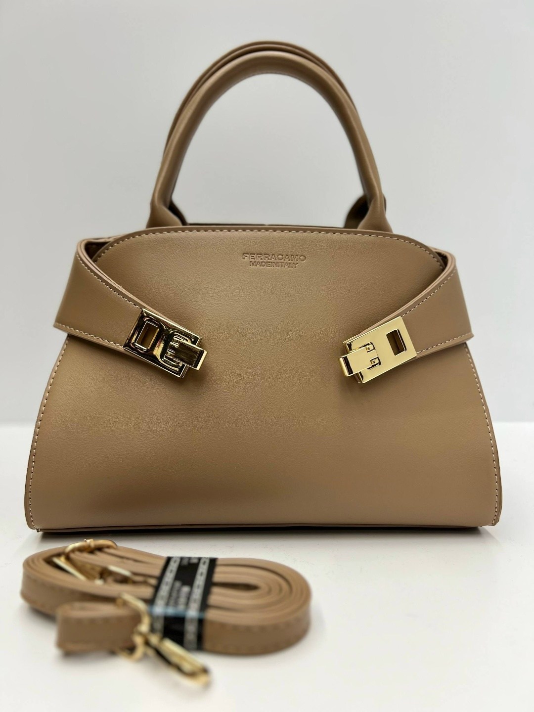 сумка,женская сумка,сумка ferragamo,бежевая сумка,сумка фенди оригинал