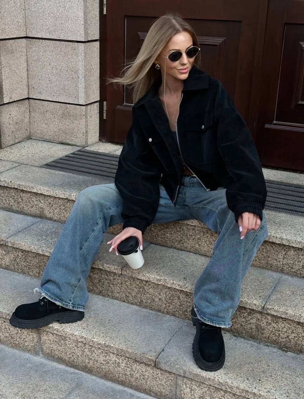 стильная куртка,куртка с карманом,женская куртка бомбер,куртка оверсайз,замшевая куртка