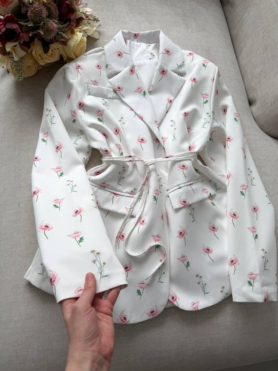 костюм с принтом,пиджак с цветочным принтом,модный женский пиджак с цветочным принтом,пиджак оверсайз с цветочным принтом leroy style,женские костюмы
