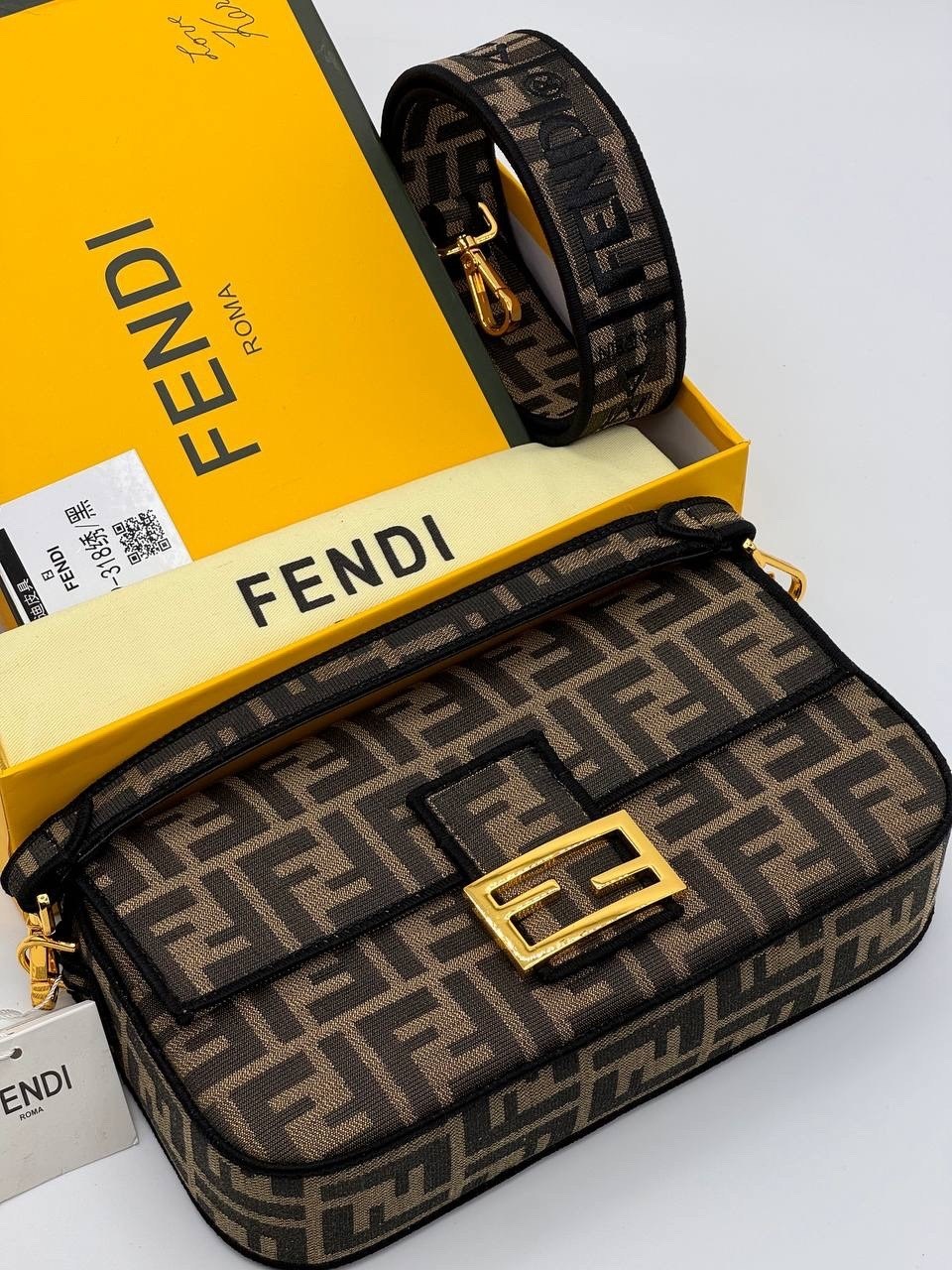 fendi сумка,женская сумка fendi,сумка fendi baguette,сумка фенди,fendi сумка на плечо