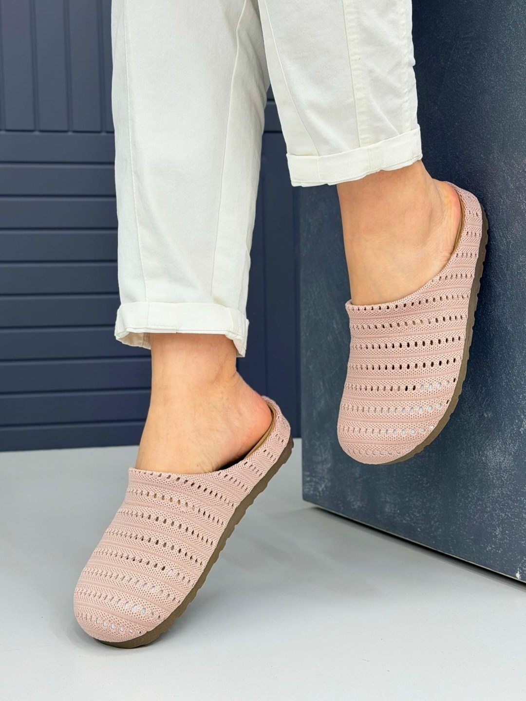 женские тапочки,,закрытые тапочки,вязаные тапочки,домашние тапочки женские