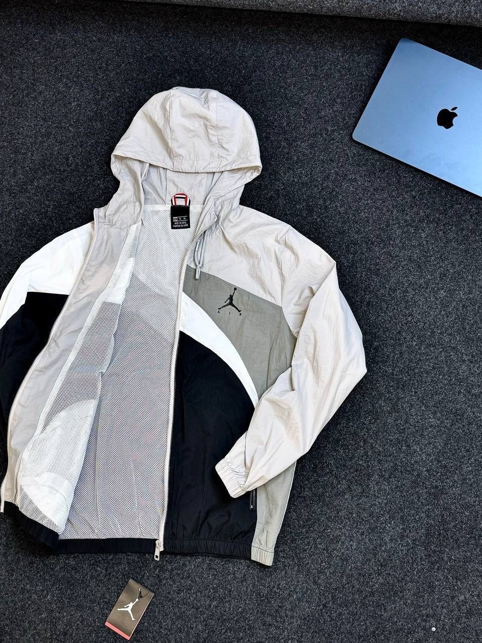 легкая куртка,ветровка,куртка спортивная,куртка,ветровка мужская