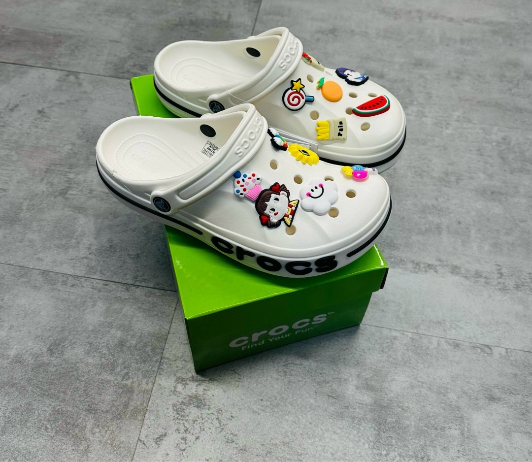 ,кроксы с джибитсами,сабо женские,корейские кроксы,модные тапочки
