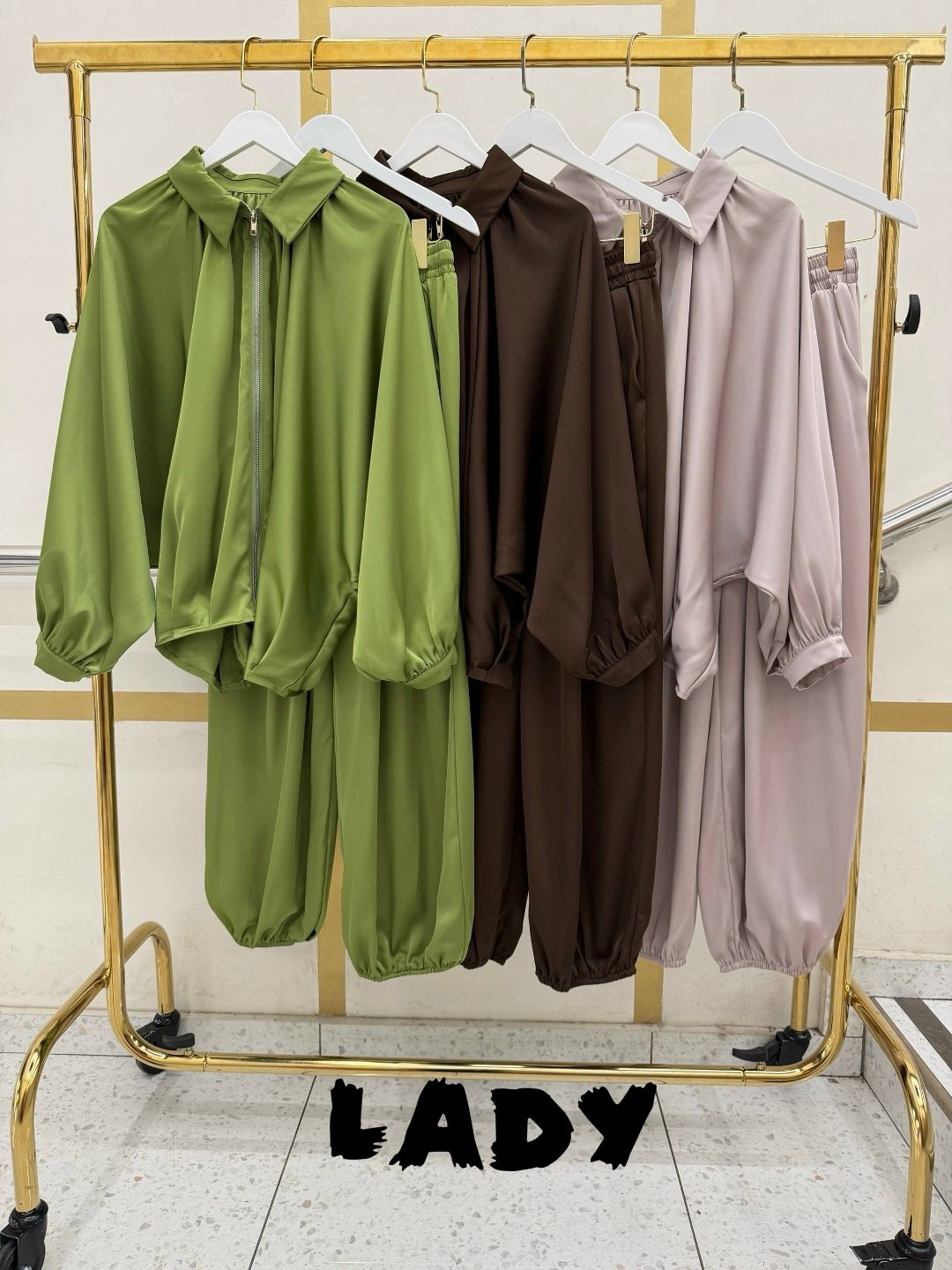 модные костюмы,костюм с брюками,костюм для женщин,атласный костюм,костюм в пижамном стиле