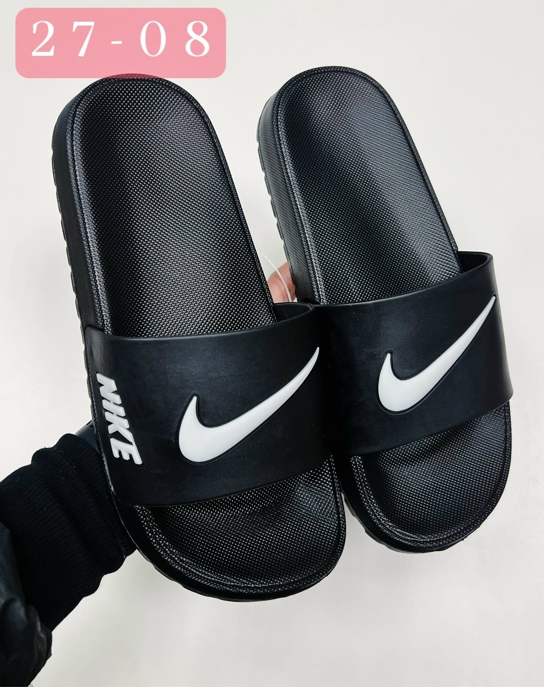 шлепки найк красные,шлепанцы модные,шлепанцы женские,шлепанцы nike,тапки найк бенасси