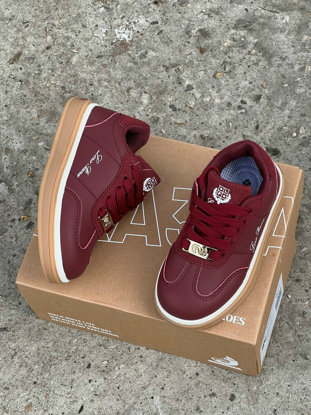 ,женские кроссовки,модные кроссовки,бордовые кроссовки,кроссовки для женщин