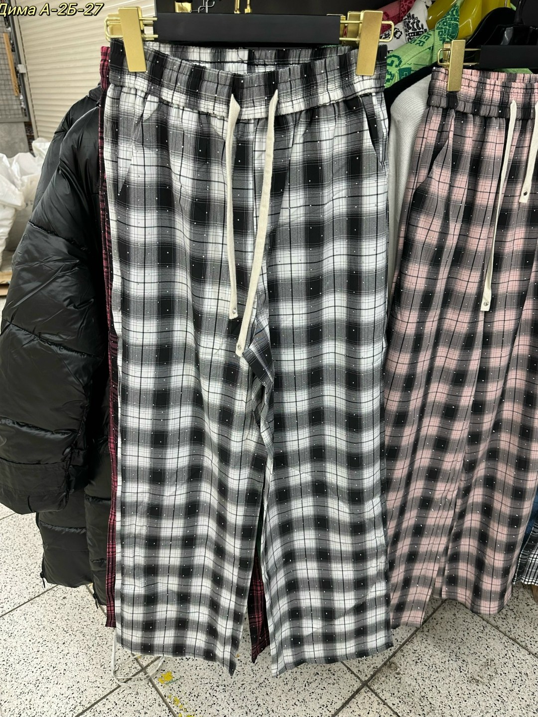 широкие брюки в клетку,женские клетчатые брюки houzhou harajuku,брюки женские клетчатые в стиле эмо,брюки женские в клетку,штаны в клетку