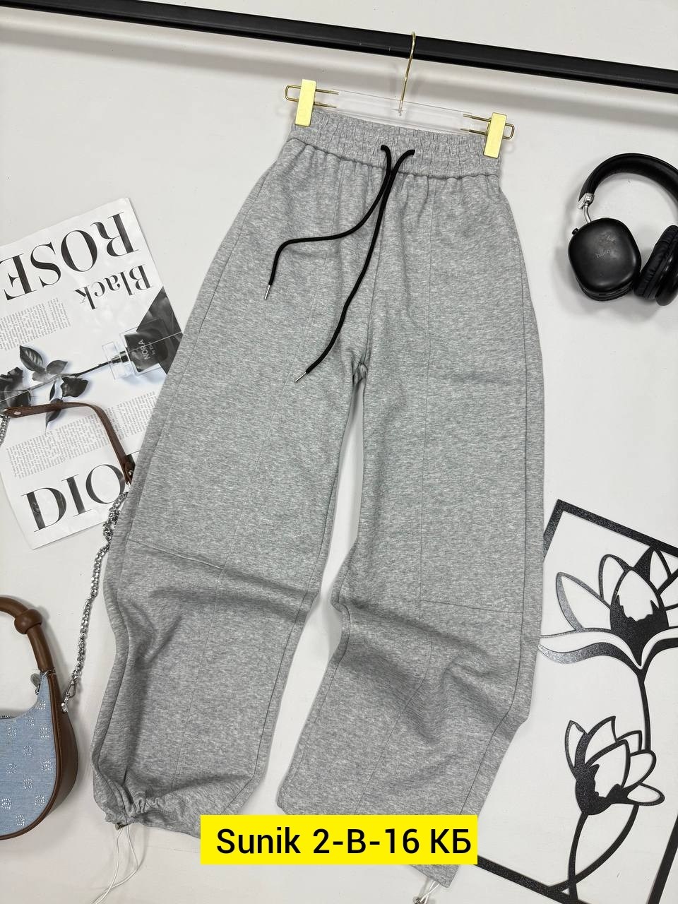серые штаны женские спортивные свободные,брюки спортивные,штаны на флисе,спортивные штаны,женские спортивные штаны