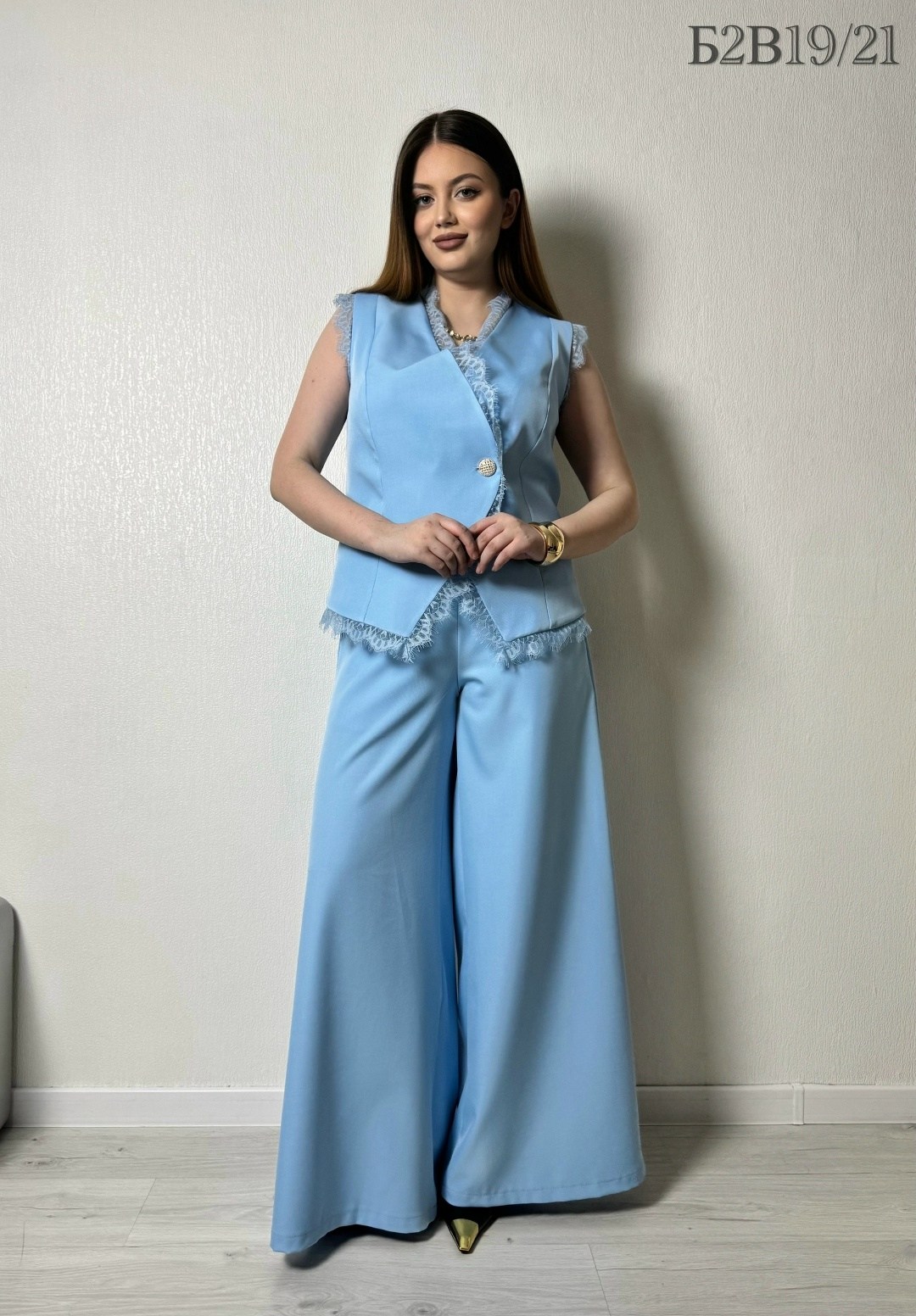 брючный костюм,костюм женский брючный,костюм брючный голубой,комплект брючный,брючный костюм с жилеткой