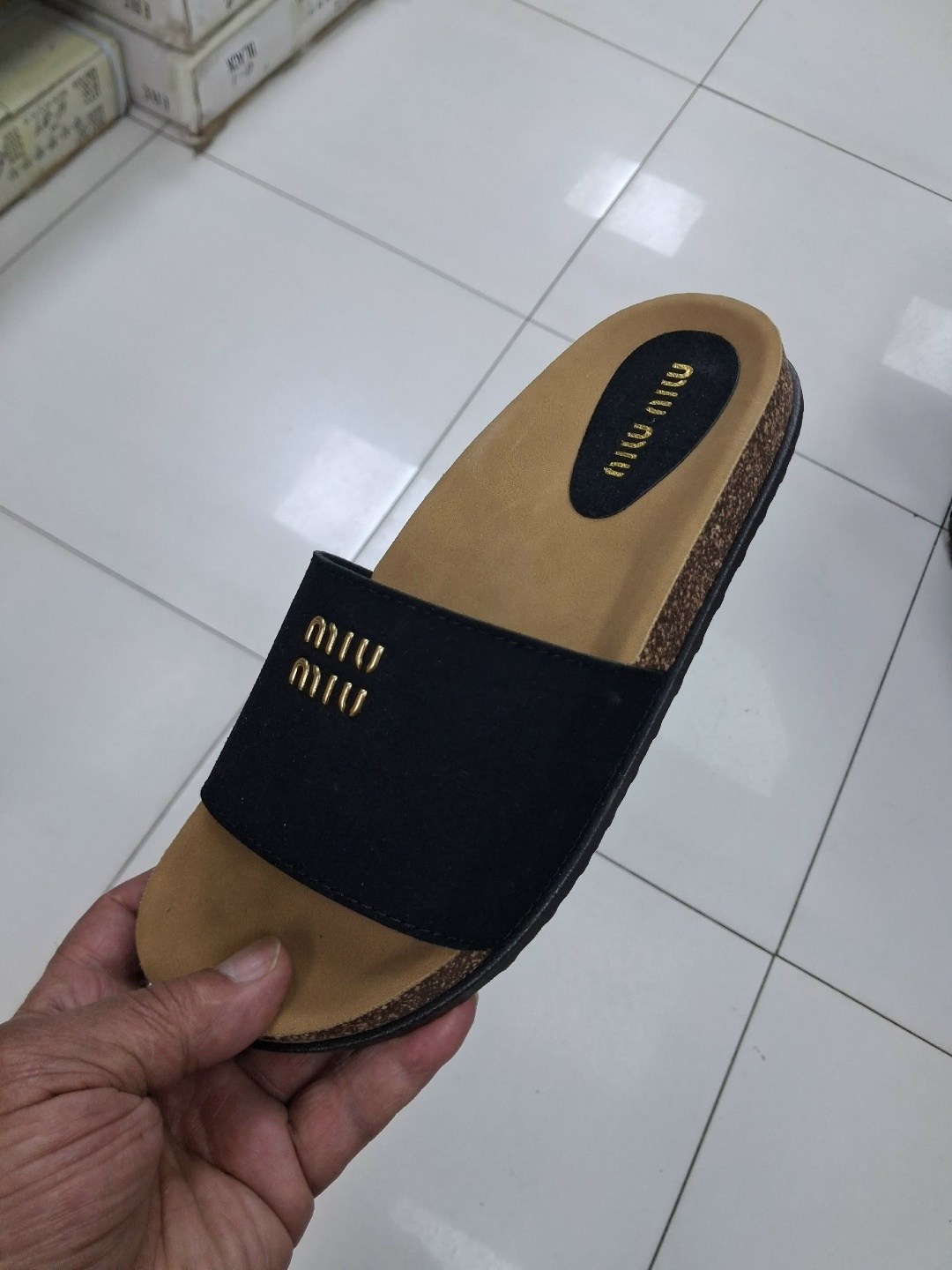 ,женские шлепанцы,шлепки женские,тапочки модные,женские тапки