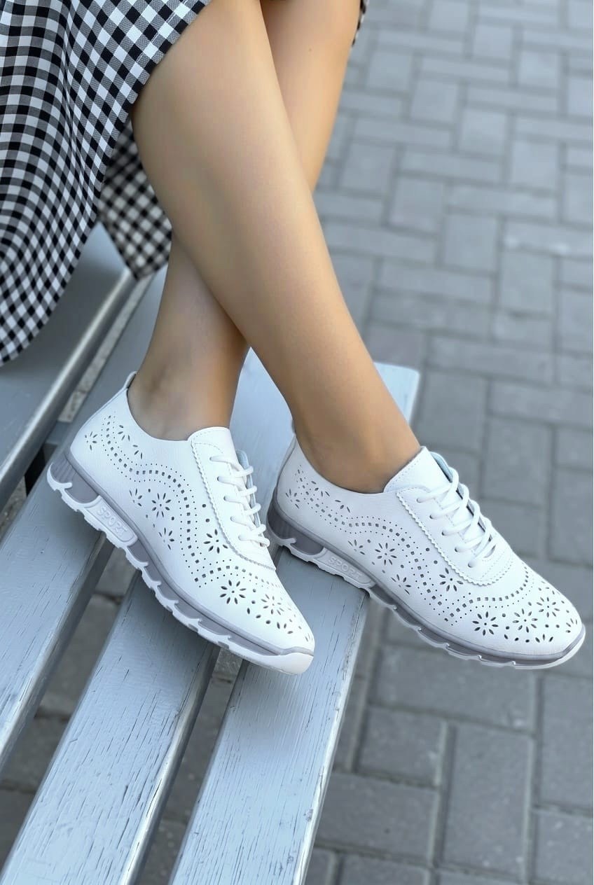 ,кроссовки женскиe,женские белые кроссовки,мокасины с перфорацией, женская
